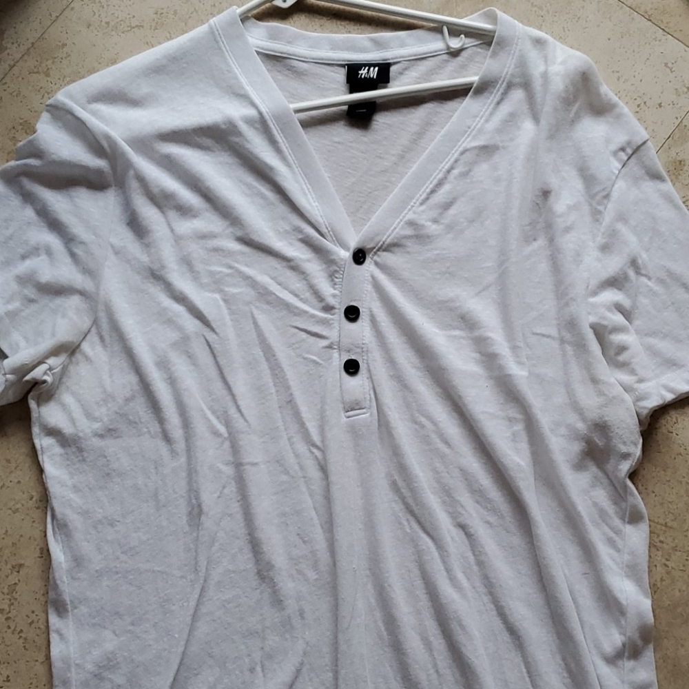 White 3 button casual shirt